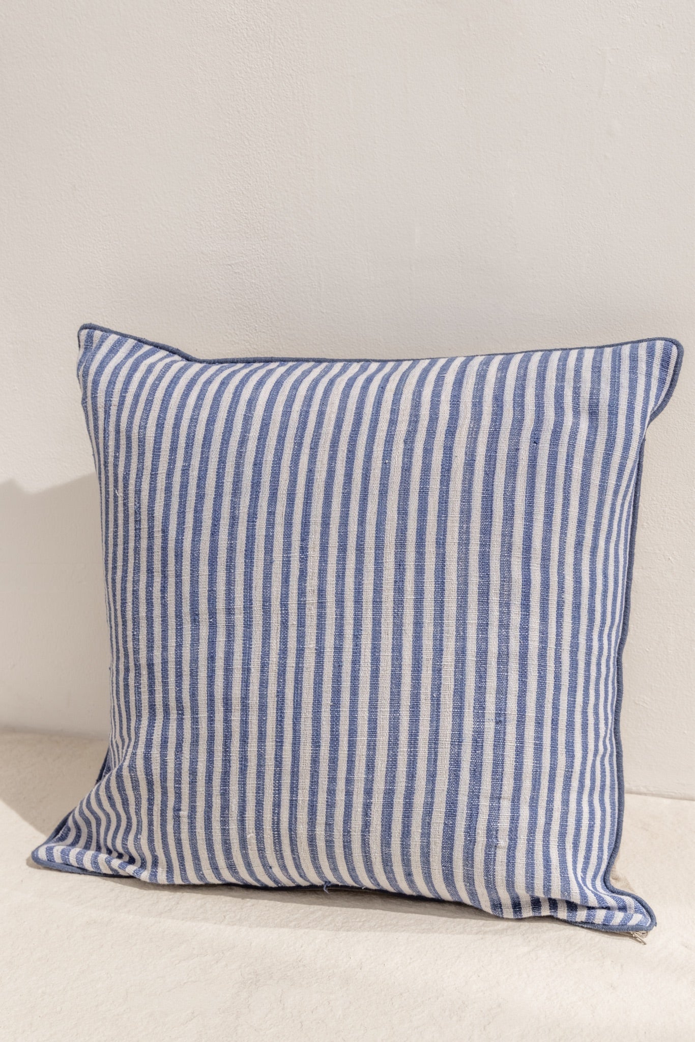 Dunia Cushion Cover
